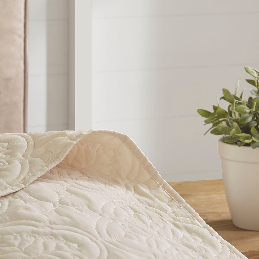510 Design 3 Piece Reversible Bedspread Set
