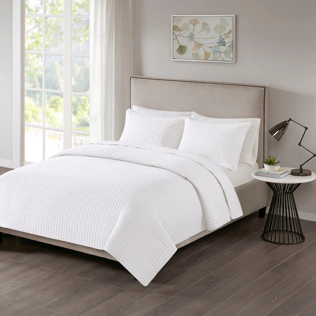 510 Design 3 Piece Reversible Quilt Set