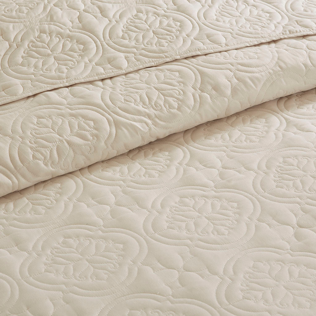 510 Design 3 Piece Reversible Bedspread Set