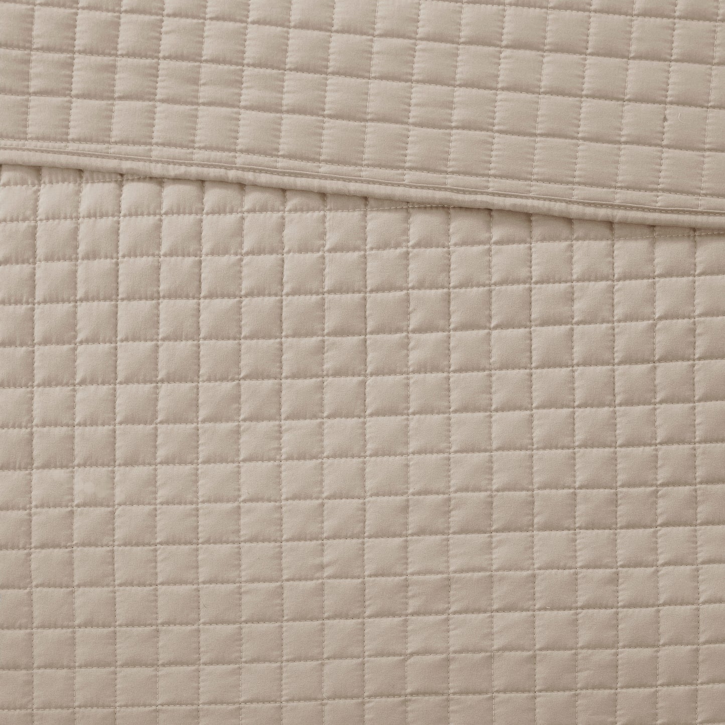 510 Design 3 Piece Reversible Quilt Set