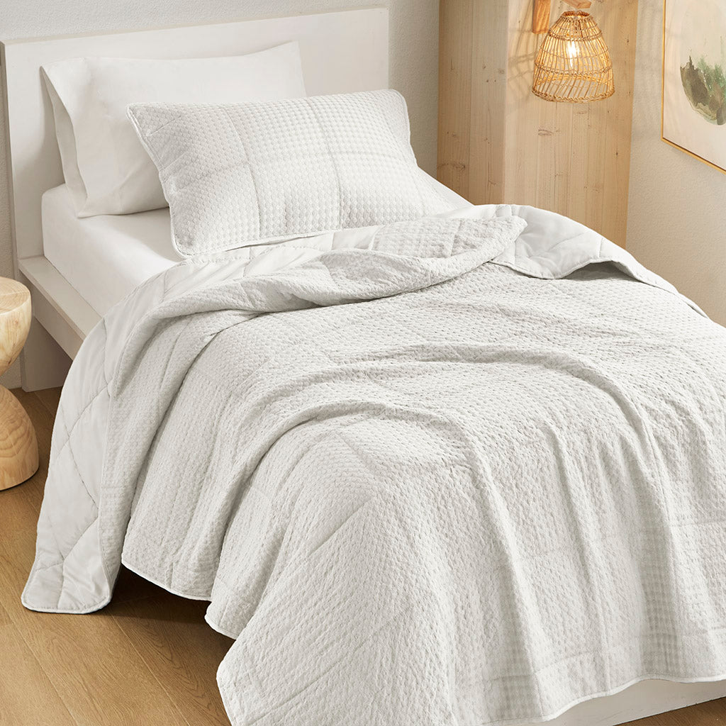 Comfort Spaces Waffle Weave Textured Quilt Set
