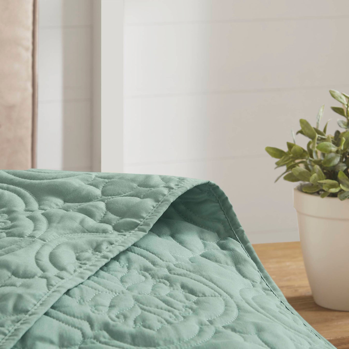 510 Design 3 Piece Reversible Bedspread Set