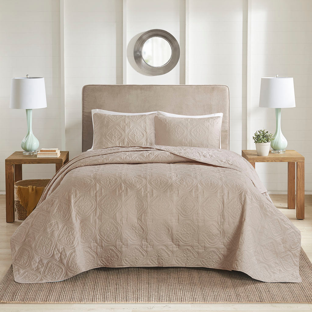 510 Design 3 Piece Reversible Bedspread Set