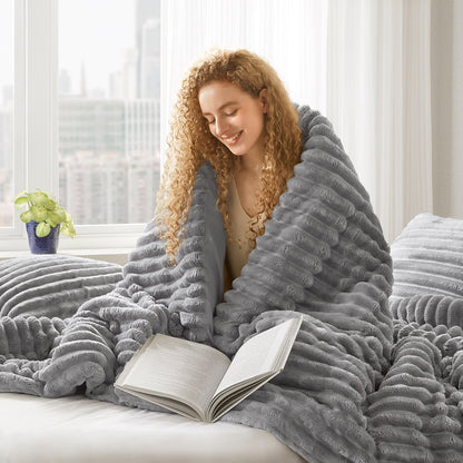 Intelligent Design Fluffy Ribbed Plush Comforter Set