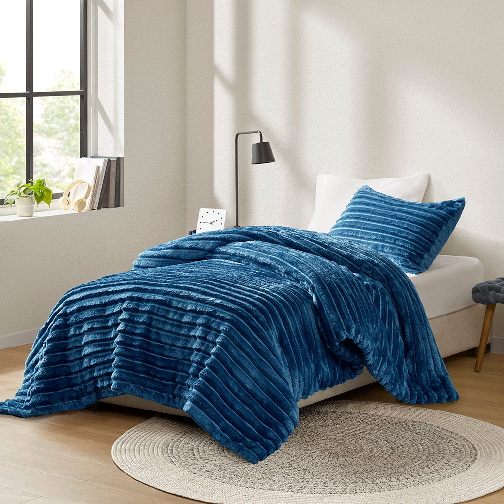 Intelligent Design Fluffy Ribbed Plush Comforter Set