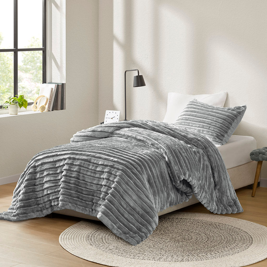 Intelligent Design Fluffy Ribbed Plush Comforter Set