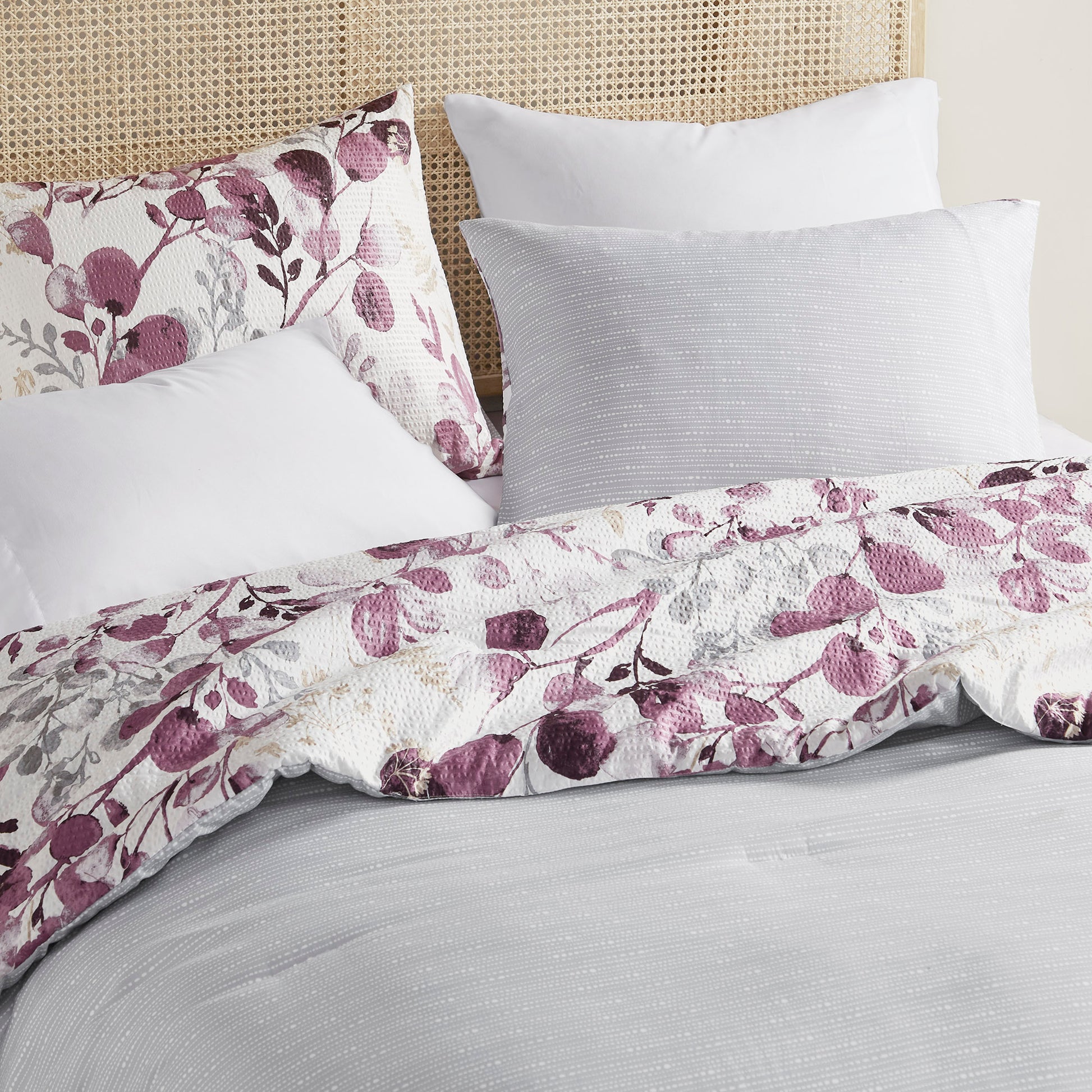 Comfort Spaces Reversible Floral Botanical Seersucker Comforter Set