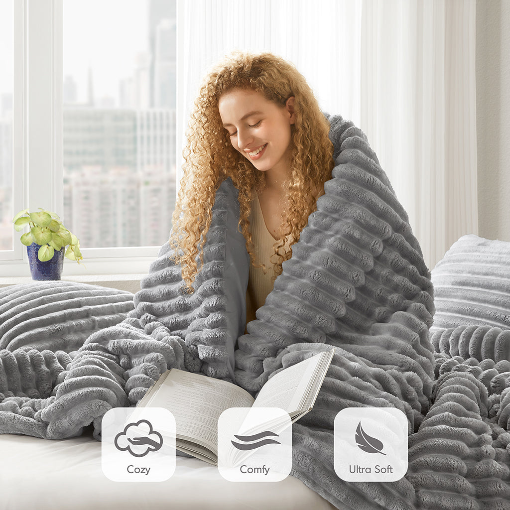 Intelligent Design Fluffy Ribbed Plush Comforter Set