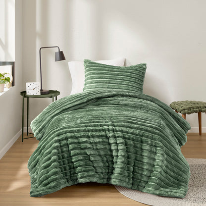 Intelligent Design Fluffy Ribbed Plush Comforter Set