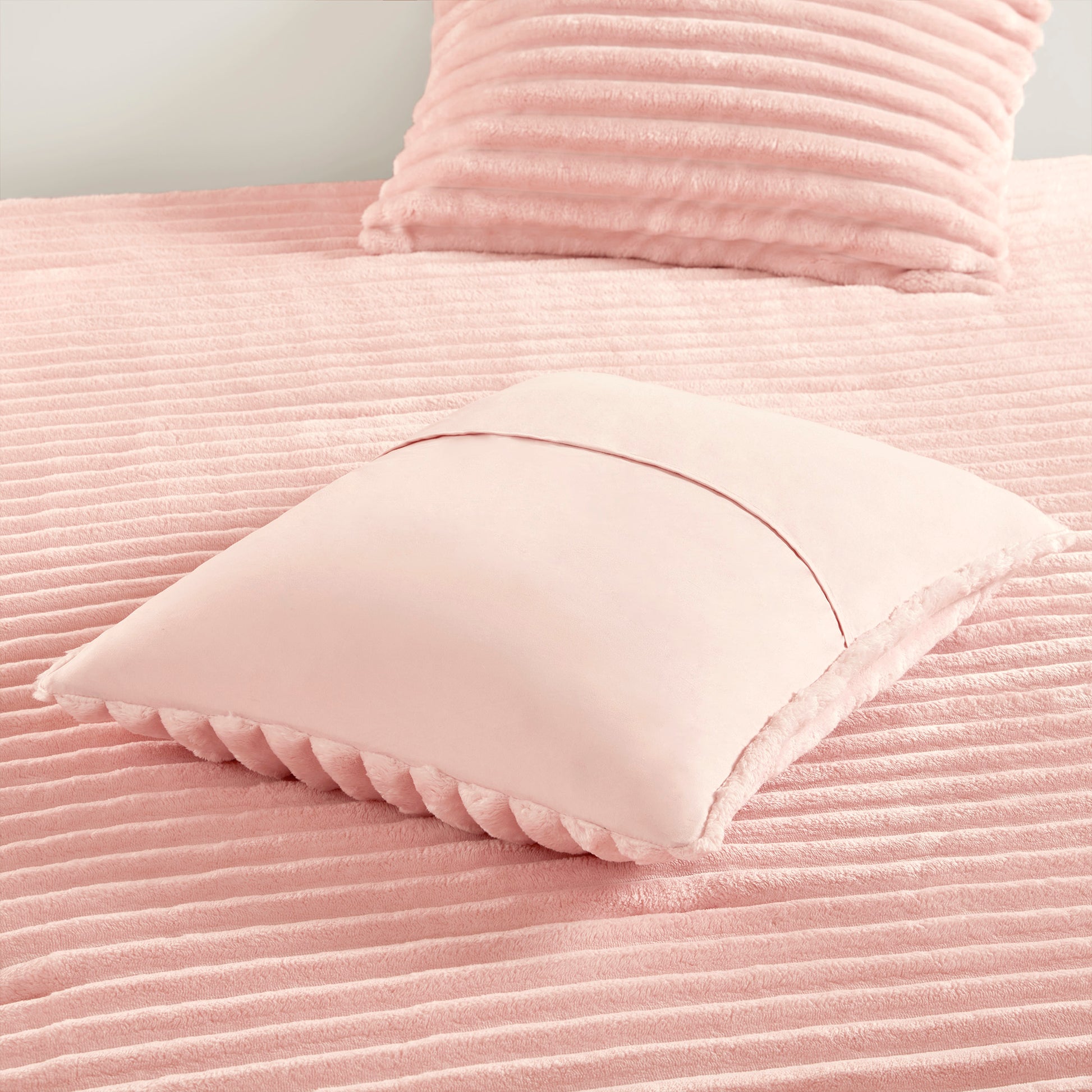 Intelligent Design Fluffy Ribbed Plush Comforter Set