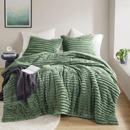 Intelligent Design Fluffy Ribbed Plush Comforter Set