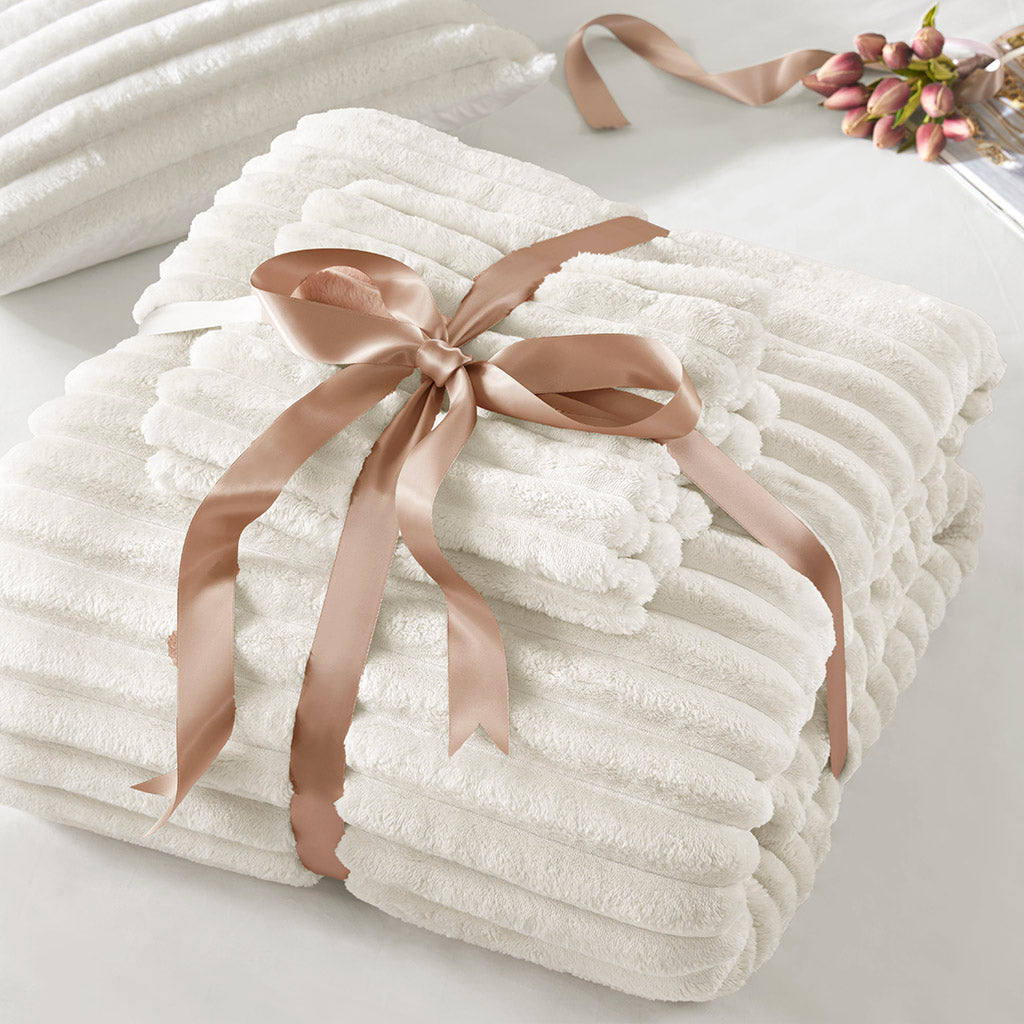 Intelligent Design Fluffy Ribbed Plush Comforter Set