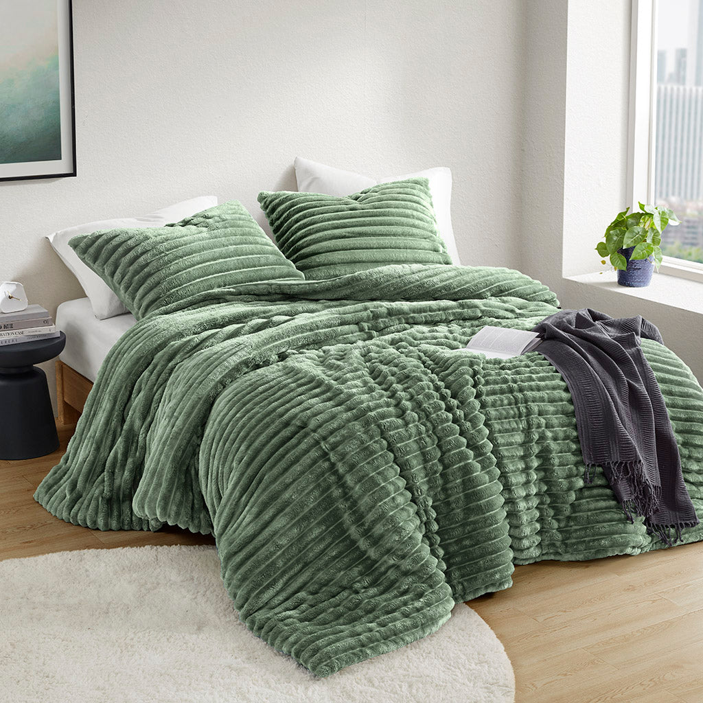 Intelligent Design Fluffy Ribbed Plush Comforter Set