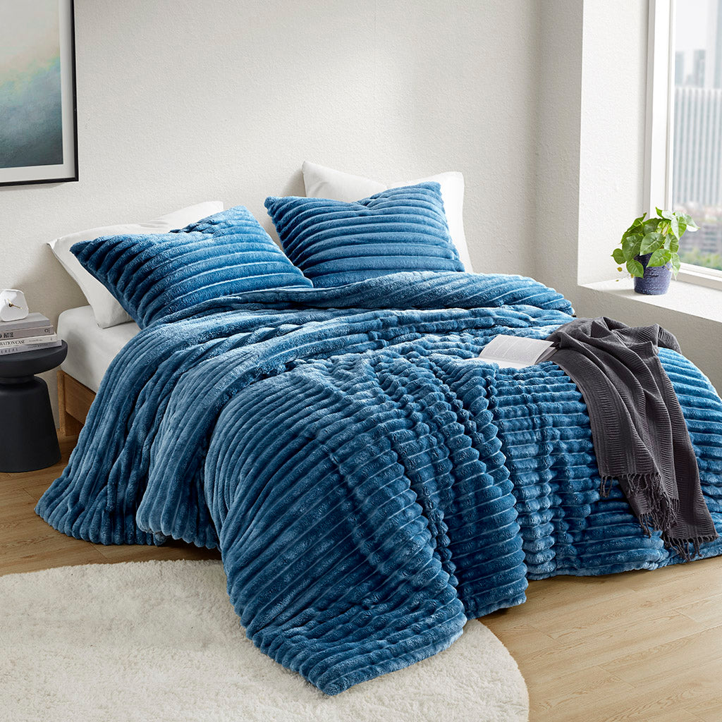 Intelligent Design Fluffy Ribbed Plush Comforter Set